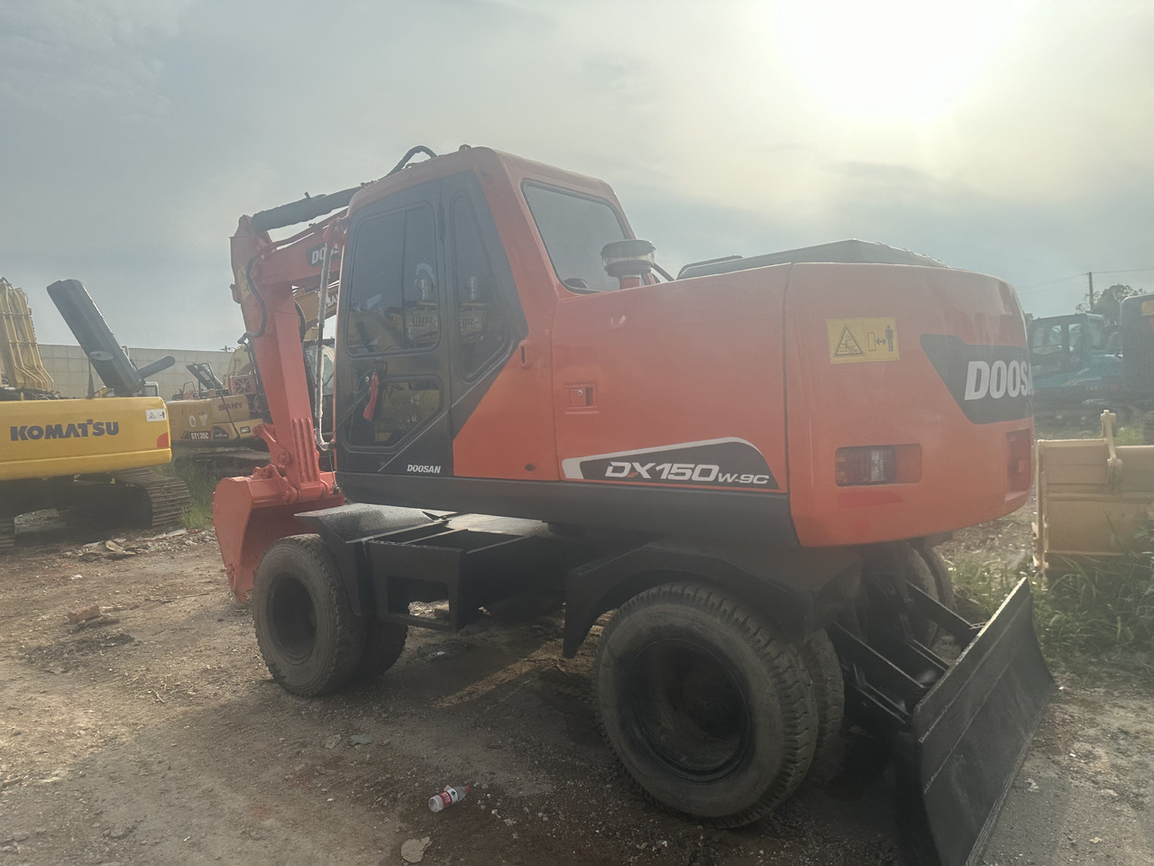 Doosan DX150W-9C - Ratinis ekskavatorius: foto 4 Doosan DX150W-9C - Ratinis ekskavatorius: foto 4