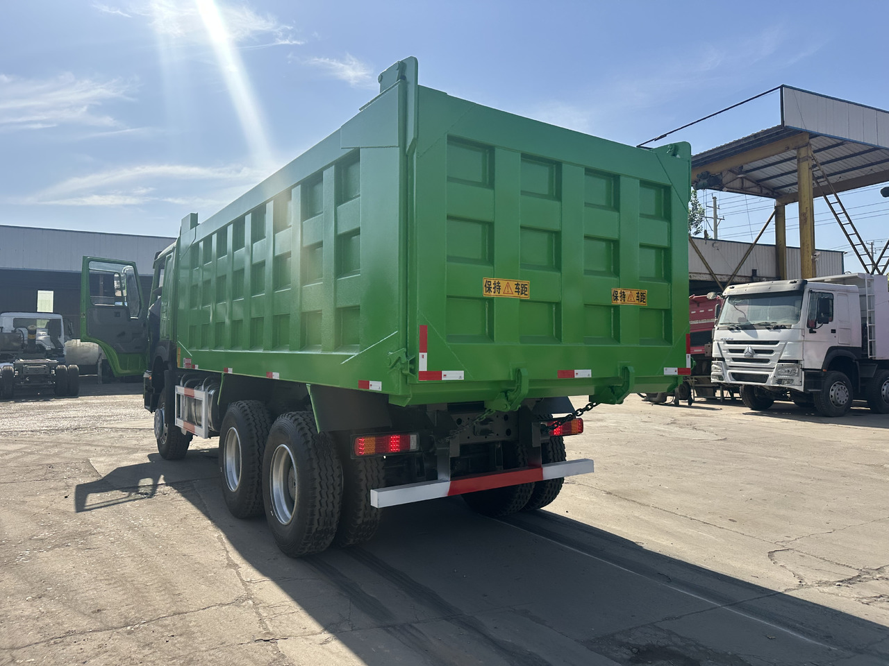 HOWO 371 6X4 - Savivartis sunkvežimis: foto 5 HOWO 371 6X4 - Savivartis sunkvežimis: foto 5