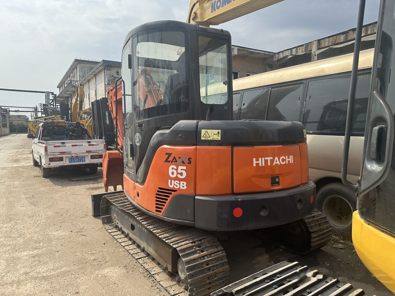 Hitachi ZX65 - Mini ekskavatorius: foto 1 Hitachi ZX65 - Mini ekskavatorius: foto 1