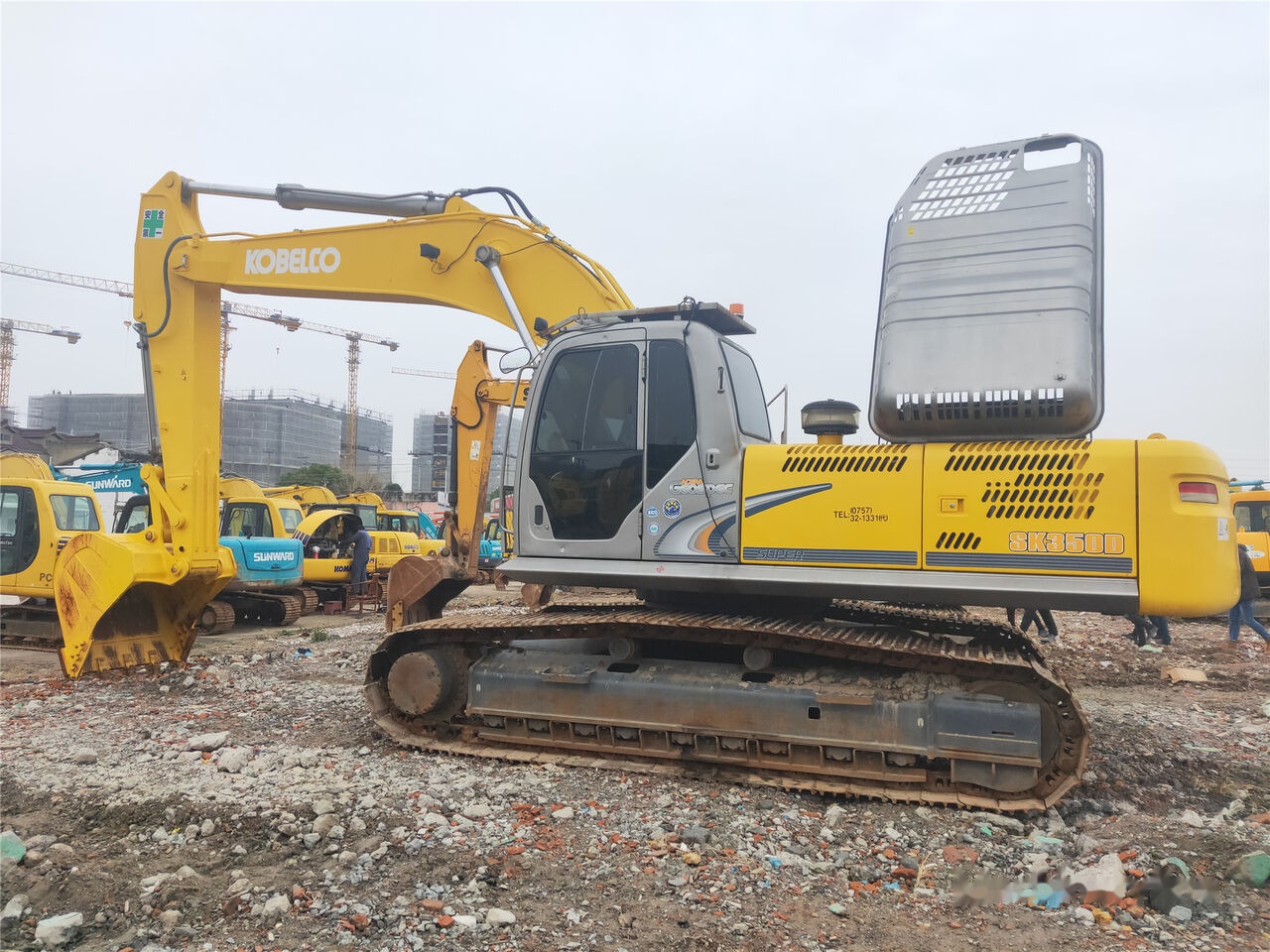 Vikšrinis ekskavatorius Kobelco SK350D: foto 6