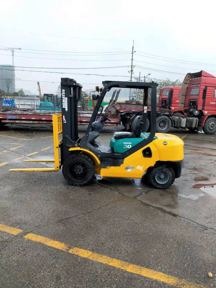 Komatsu FD30 - Dyzelinis krautuvas: foto 3 Komatsu FD30 - Dyzelinis krautuvas: foto 3