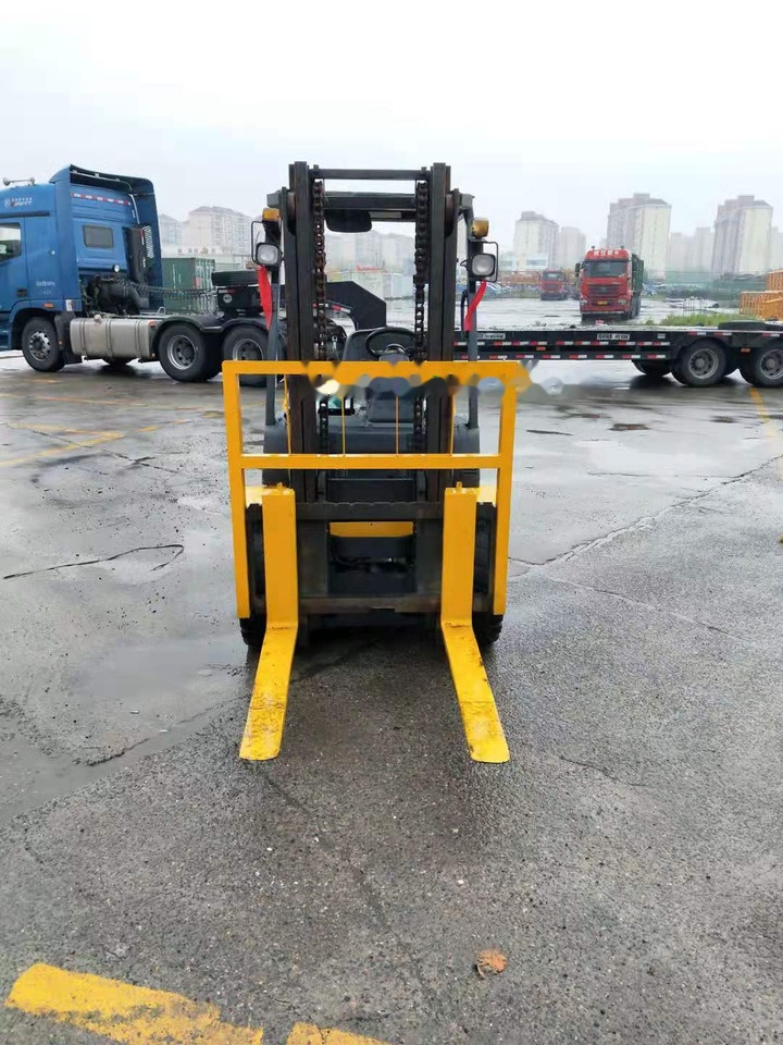Komatsu FD30 - Dyzelinis krautuvas: foto 5 Komatsu FD30 - Dyzelinis krautuvas: foto 5