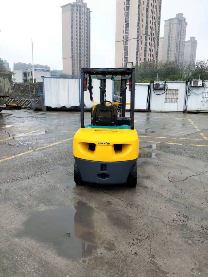 Komatsu FD30 - Dyzelinis krautuvas: foto 1 Komatsu FD30 - Dyzelinis krautuvas: foto 1