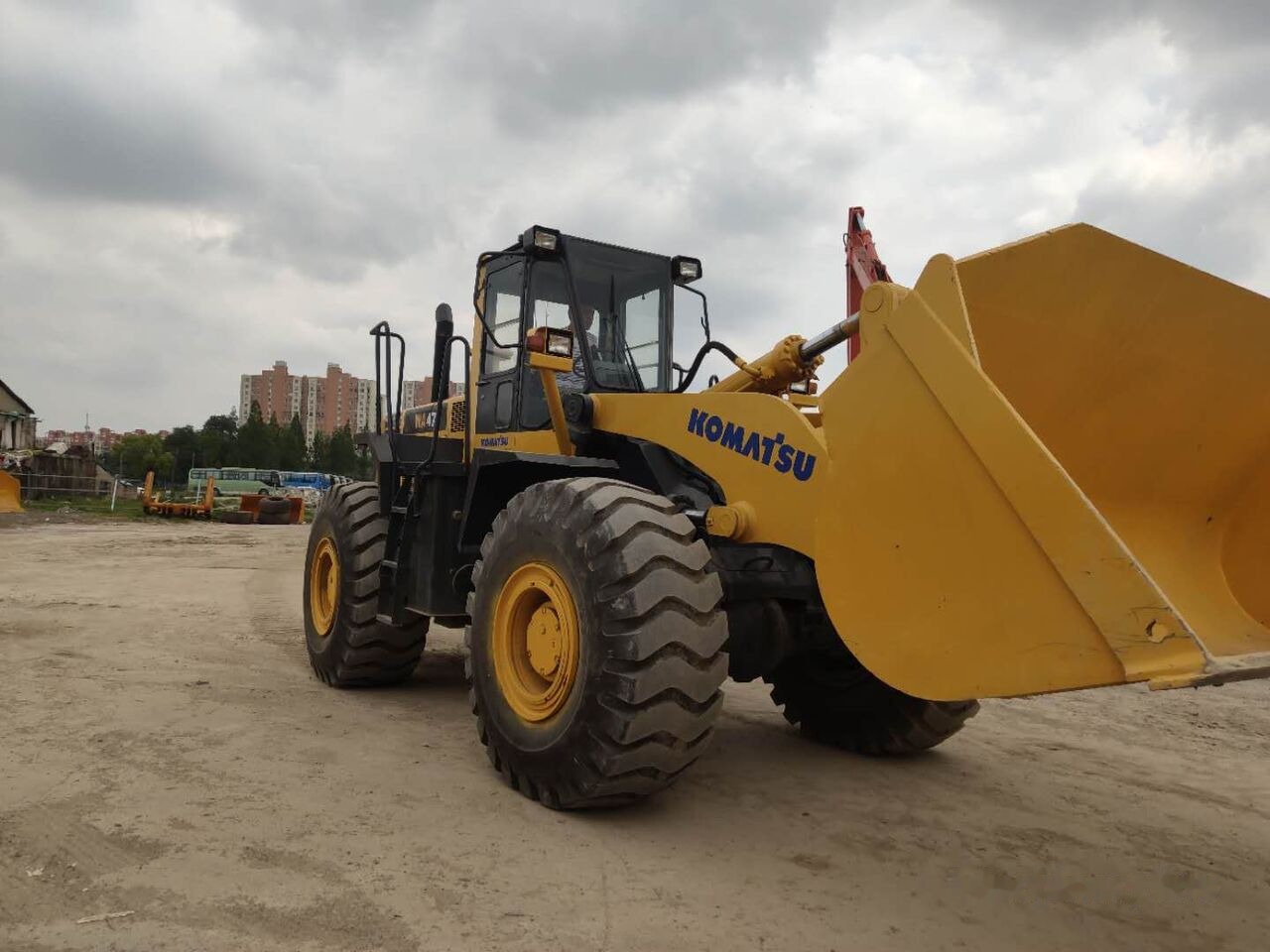 Komatsu WA470 - Ratinis krautuvas: foto 3 Komatsu WA470 - Ratinis krautuvas: foto 3