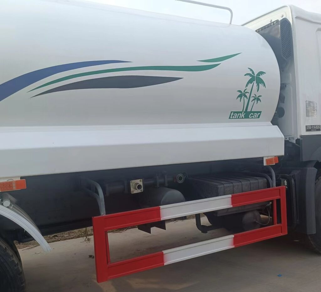 Sinotruk Howo 371 - Komunalinė/ Specializuota technika: foto 4 Sinotruk Howo 371 - Komunalinė/ Specializuota technika: foto 4