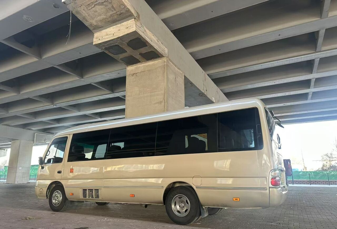 Toyota 1HZ - Priemiestinis autobusas: foto 1 Toyota 1HZ - Priemiestinis autobusas: foto 1