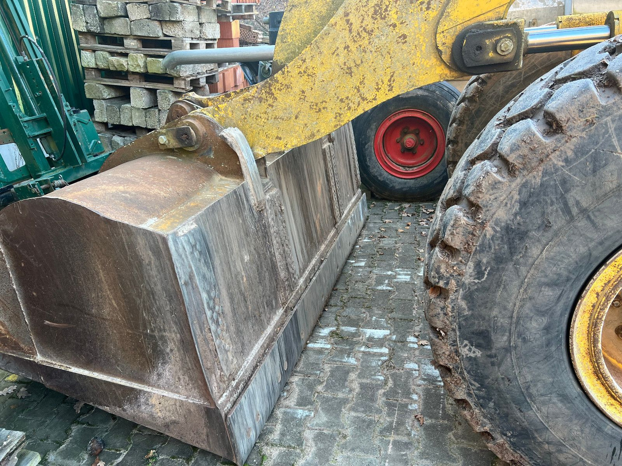 Komatsu WA 270 - Ratinis krautuvas: foto 3 Komatsu WA 270 - Ratinis krautuvas: foto 3