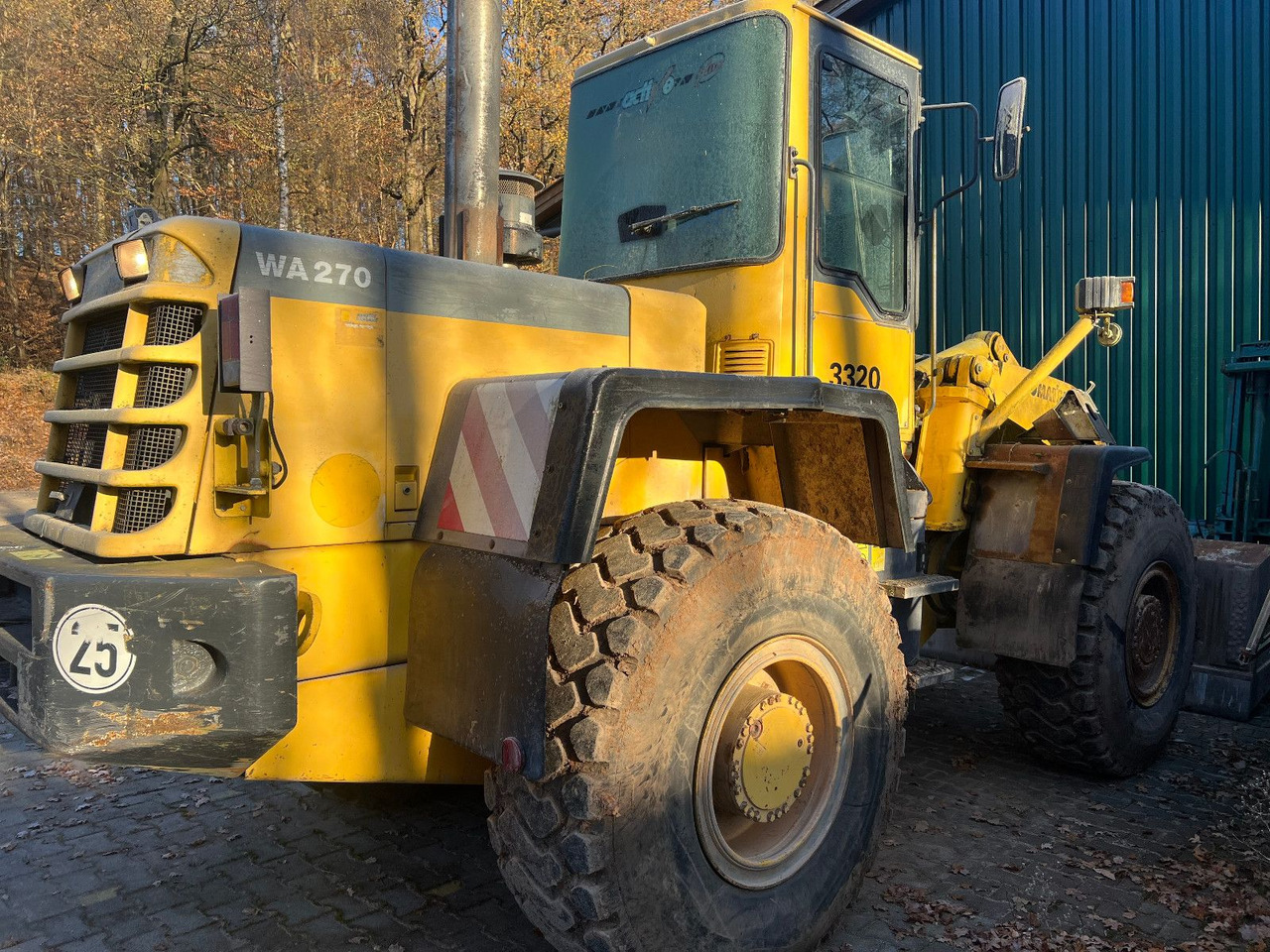 Komatsu WA 270 - Ratinis krautuvas: foto 1 Komatsu WA 270 - Ratinis krautuvas: foto 1
