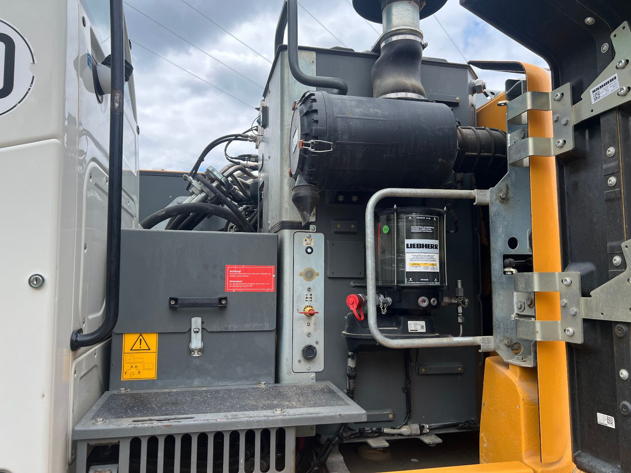 Liebherr A 918 Compact Likufix SW 48 - Ratinis ekskavatorius: foto 2 Liebherr A 918 Compact Likufix SW 48 - Ratinis ekskavatorius: foto 2