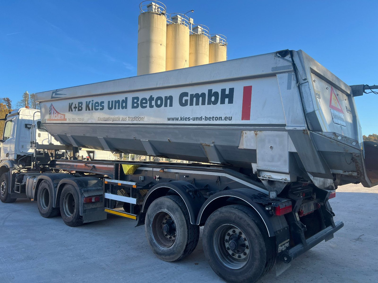 Mercedes-Benz 2648 mit Kippauflieger - Vilkikas: foto 2 Mercedes-Benz 2648 mit Kippauflieger - Vilkikas: foto 2