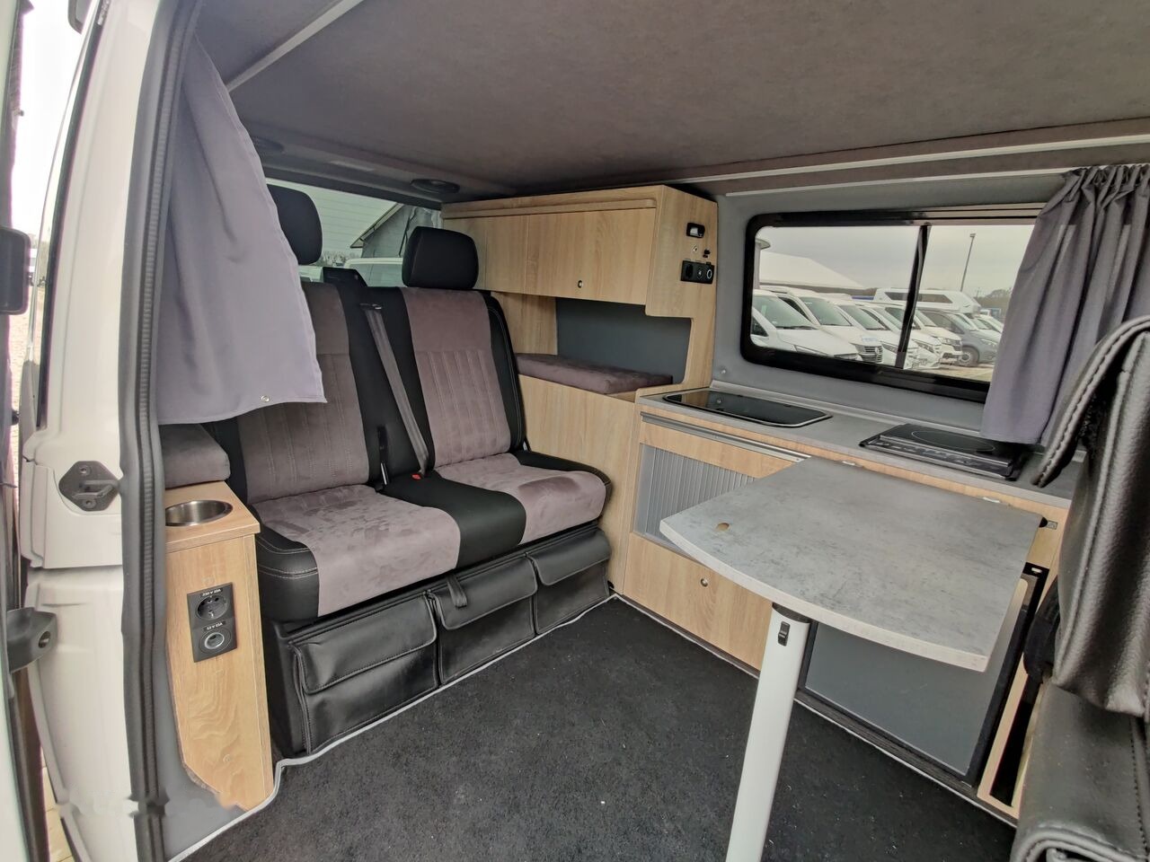 Volkswagen T6.1 MERCUS CAMPER CALIFORNIA - Mikroautobusas kemperis: foto 3 Volkswagen T6.1 MERCUS CAMPER CALIFORNIA - Mikroautobusas kemperis: foto 3