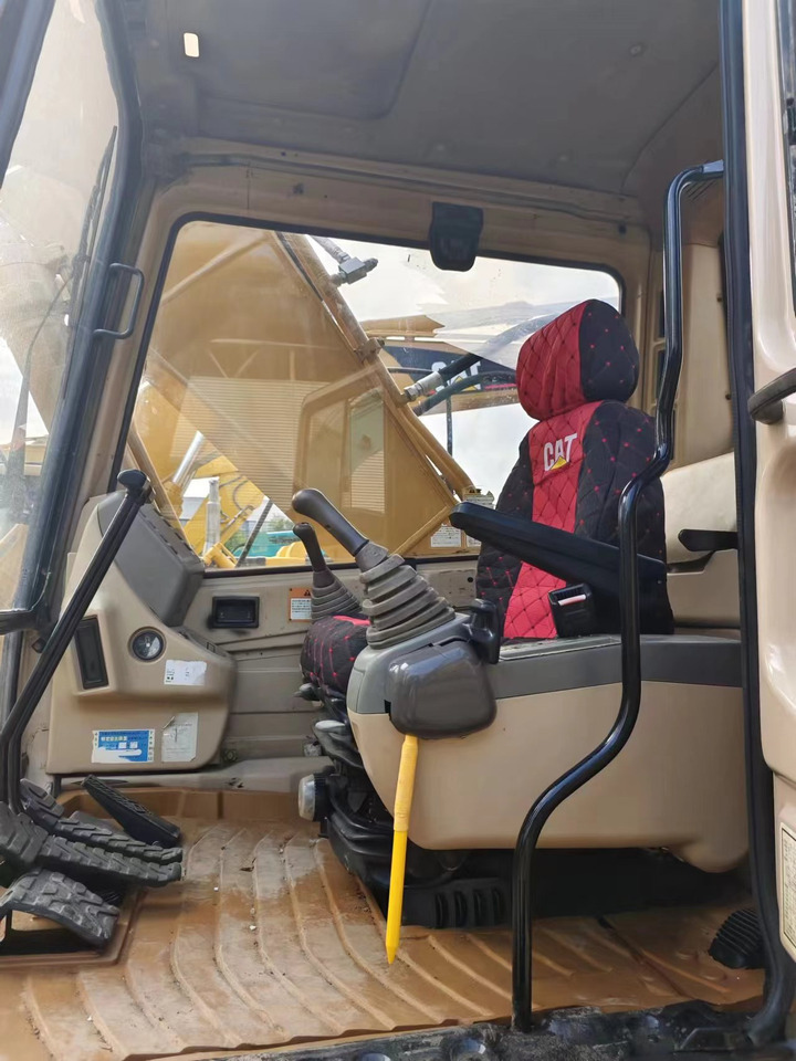CATERPILLAR 320BL - Vikšrinis ekskavatorius: foto 3 CATERPILLAR 320BL - Vikšrinis ekskavatorius: foto 3