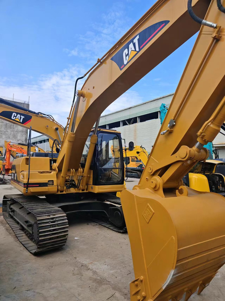 CATERPILLAR 320BL - Vikšrinis ekskavatorius: foto 4 CATERPILLAR 320BL - Vikšrinis ekskavatorius: foto 4