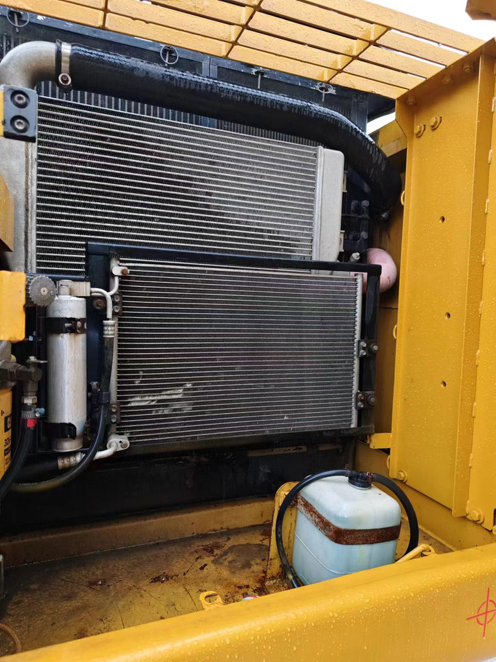 Vikšrinis ekskavatorius CATERPILLAR 320D2 CAT: foto 7