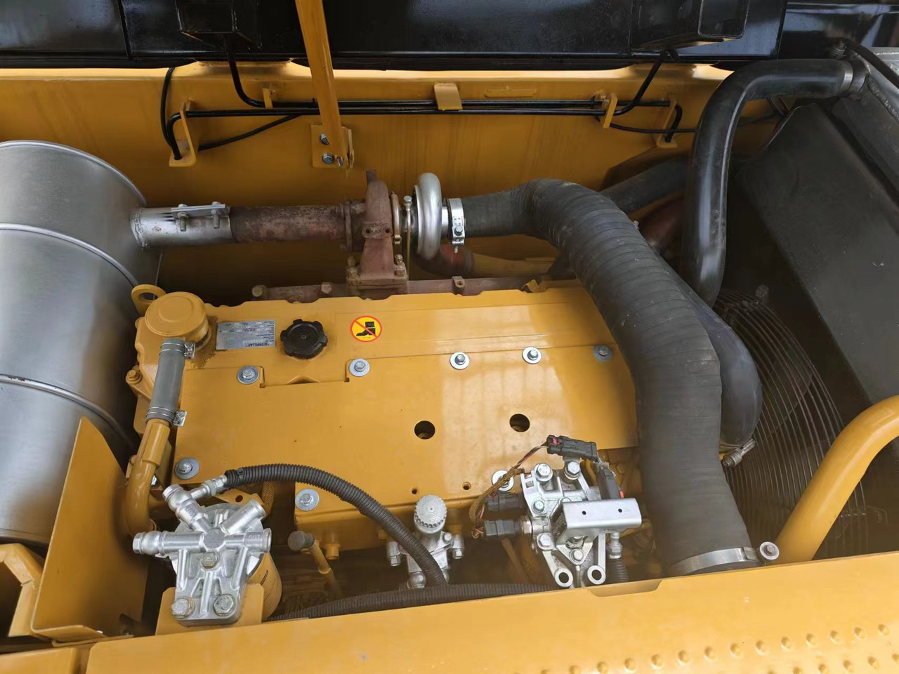 CATERPILLAR 320DL - Vikšrinis ekskavatorius: foto 4 CATERPILLAR 320DL - Vikšrinis ekskavatorius: foto 4