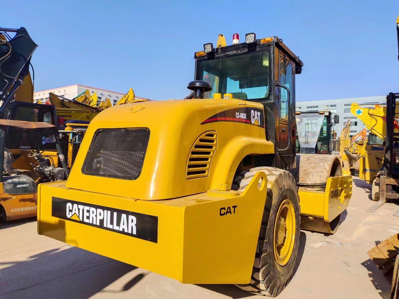 CATERPILLAR CS683E - Kompaktorius: foto 4 CATERPILLAR CS683E - Kompaktorius: foto 4