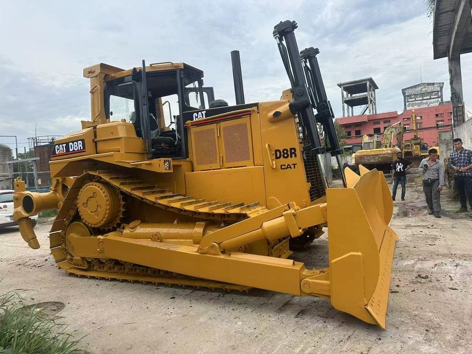 CATERPILLAR D8R - Buldozeris: foto 1 CATERPILLAR D8R - Buldozeris: foto 1