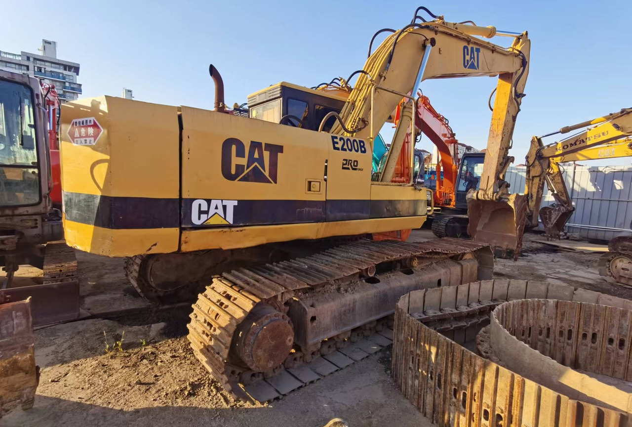 CATERPILLAR E200B - Vikšrinis ekskavatorius: foto 1 CATERPILLAR E200B - Vikšrinis ekskavatorius: foto 1