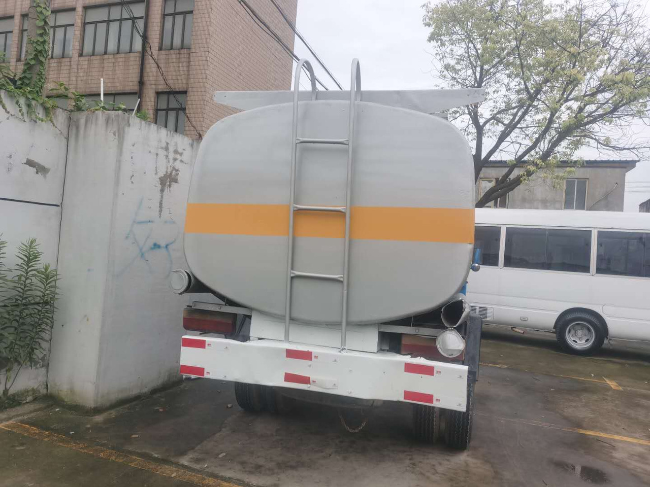 DONGFENG 6ton - Autocisterna: foto 4 DONGFENG 6ton - Autocisterna: foto 4