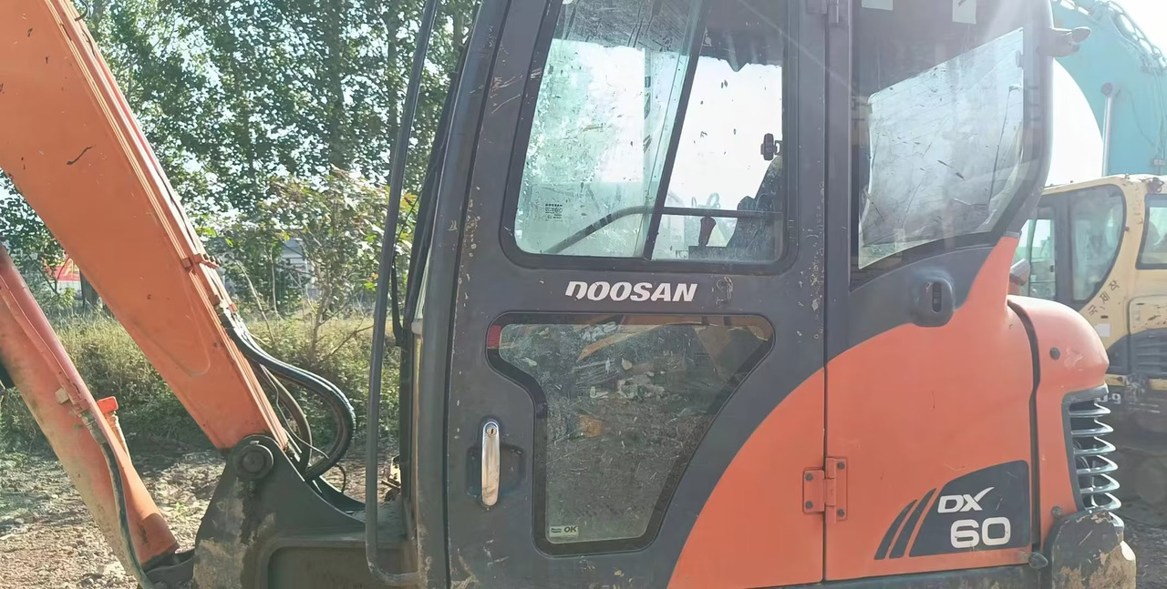 DOOSAN dx60 - Mini ekskavatorius: foto 5 DOOSAN dx60 - Mini ekskavatorius: foto 5
