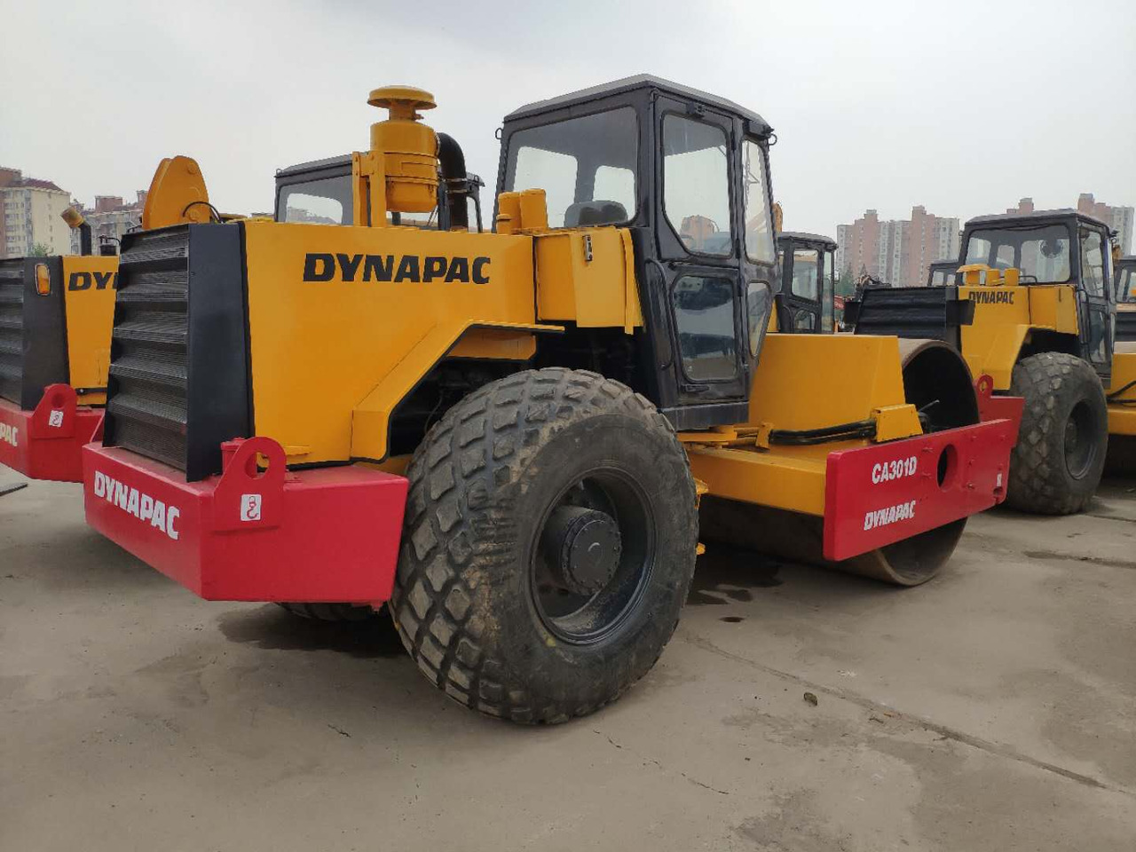 DYNAPAC CA301D - Kompaktorius: foto 1 DYNAPAC CA301D - Kompaktorius: foto 1