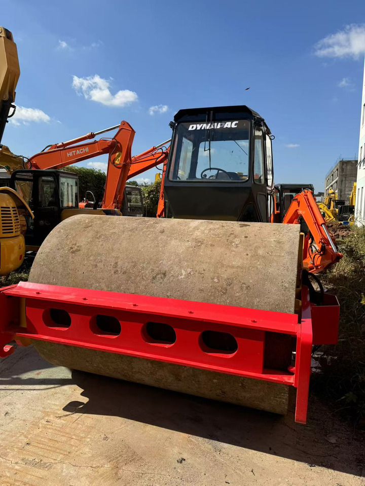 DYNAPAC CA30D - Kompaktorius: foto 2 DYNAPAC CA30D - Kompaktorius: foto 2