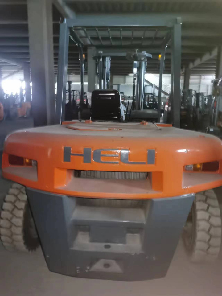 HELI 70 DIESEL FORKLIFT 7TON - Dyzelinis krautuvas: foto 2 HELI 70 DIESEL FORKLIFT 7TON - Dyzelinis krautuvas: foto 2