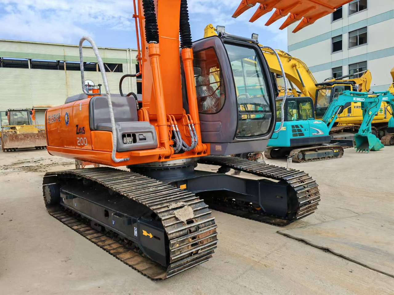 HITACHI ZX200 - Vikšrinis ekskavatorius: foto 3 HITACHI ZX200 - Vikšrinis ekskavatorius: foto 3