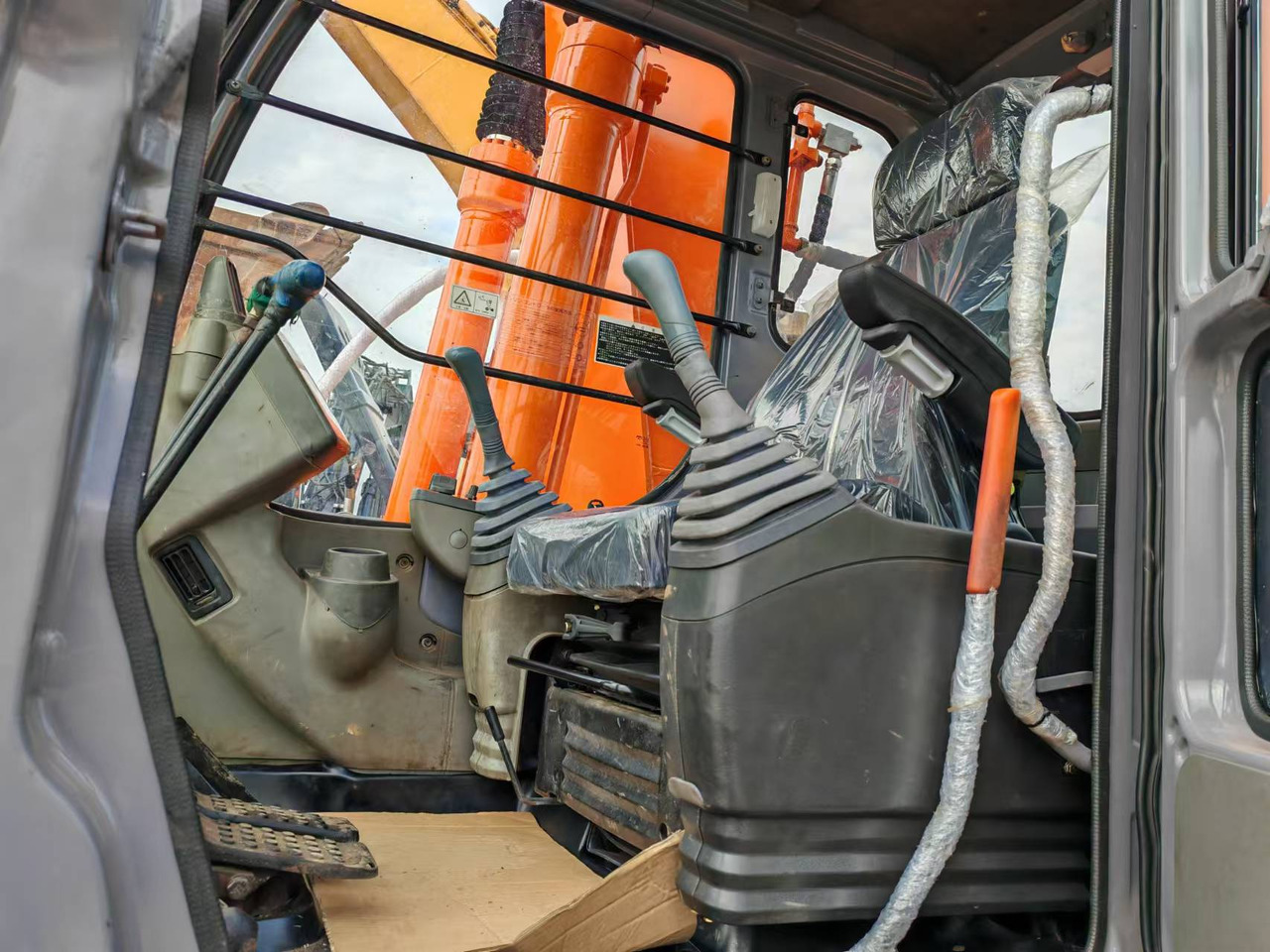 HITACHI ZX200 - Vikšrinis ekskavatorius: foto 4 HITACHI ZX200 - Vikšrinis ekskavatorius: foto 4