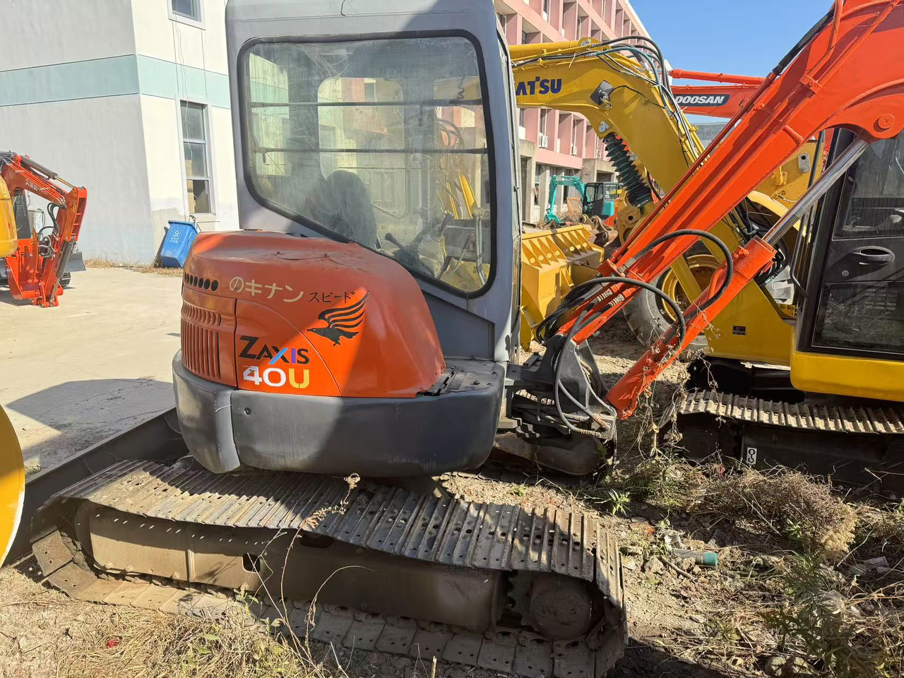 HITACHI ZX40U - Mini ekskavatorius: foto 3 HITACHI ZX40U - Mini ekskavatorius: foto 3