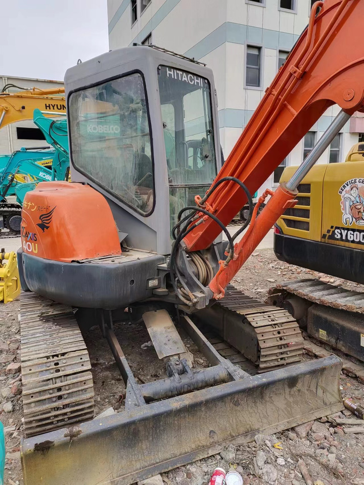 HITACHI ZX40U - Mini ekskavatorius: foto 3 HITACHI ZX40U - Mini ekskavatorius: foto 3