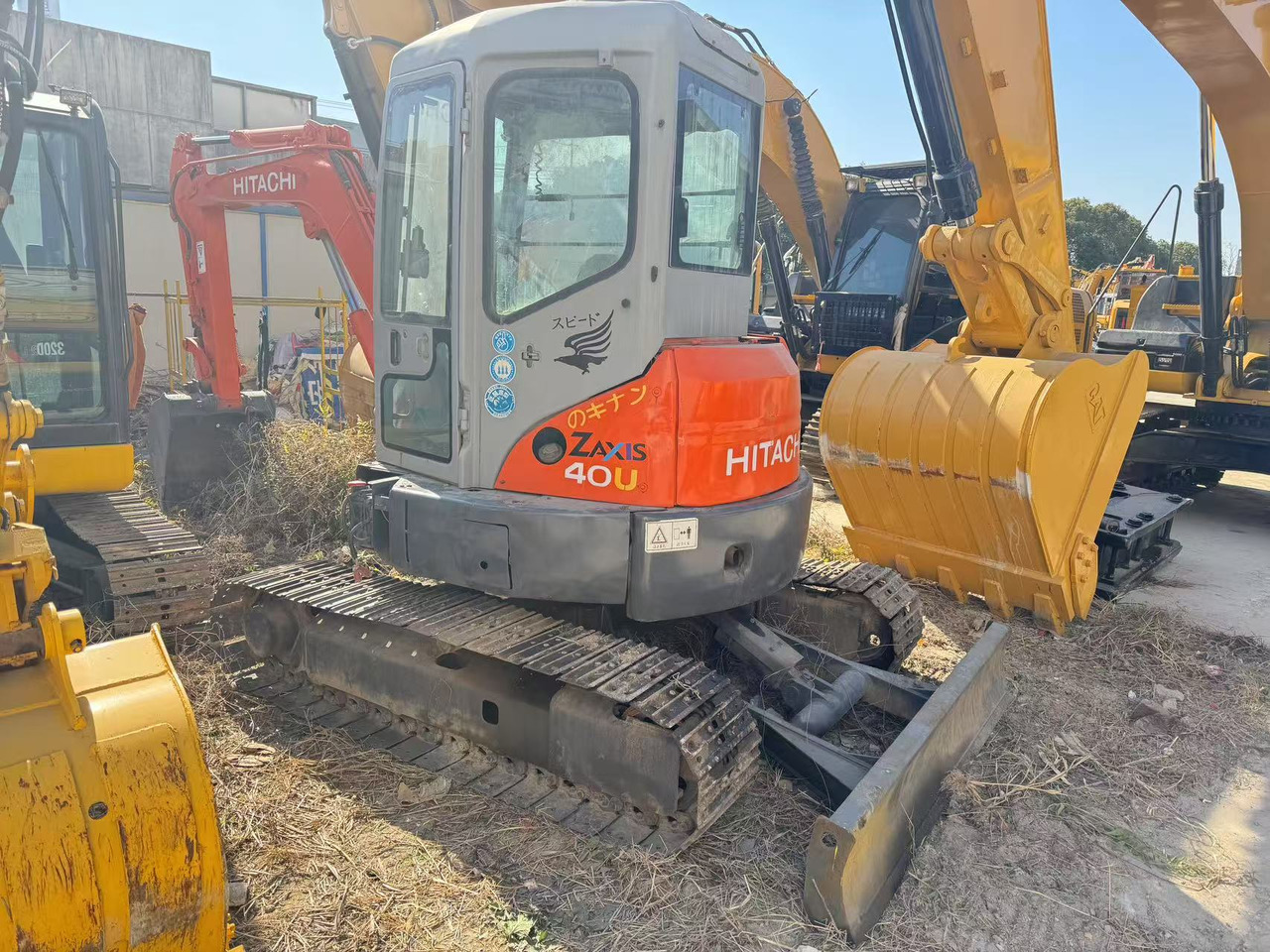 HITACHI ZX40U - Mini ekskavatorius: foto 1 HITACHI ZX40U - Mini ekskavatorius: foto 1