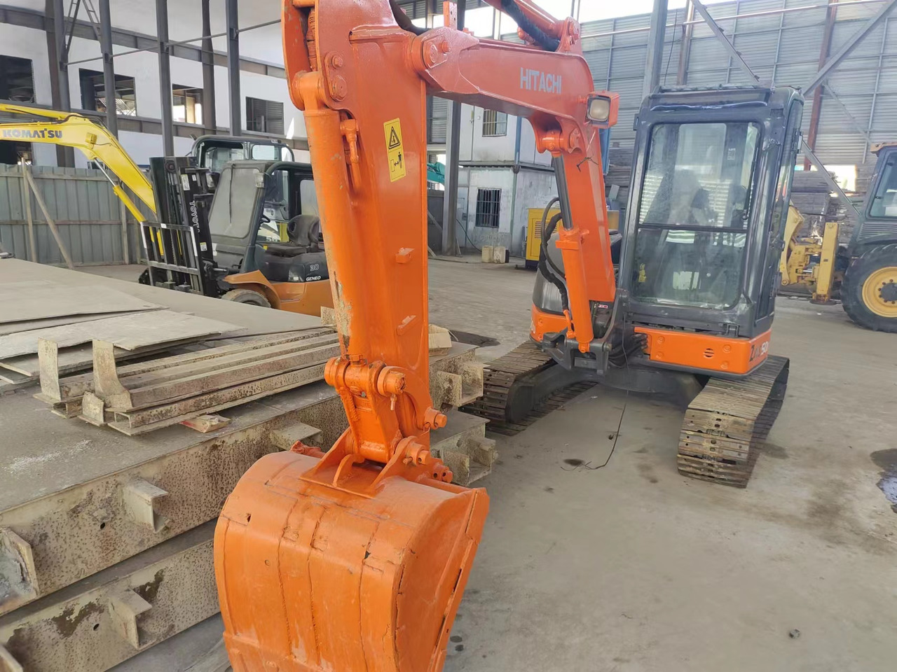 HITACHI ZX50U - Mini ekskavatorius: foto 1 HITACHI ZX50U - Mini ekskavatorius: foto 1