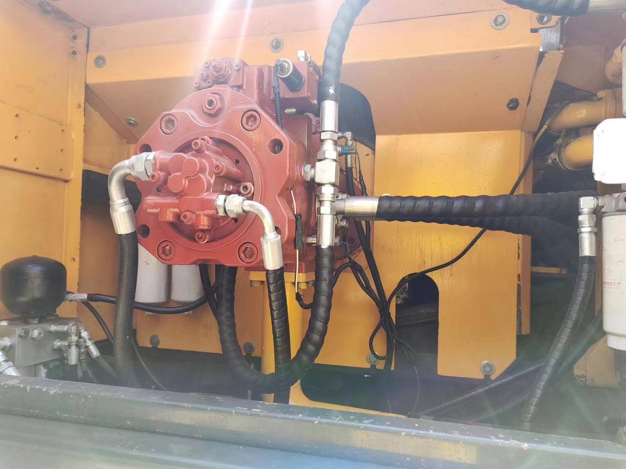 HYUNDAI R385LC-9T R305 R220 - Vikšrinis ekskavatorius: foto 5 HYUNDAI R385LC-9T R305 R220 - Vikšrinis ekskavatorius: foto 5