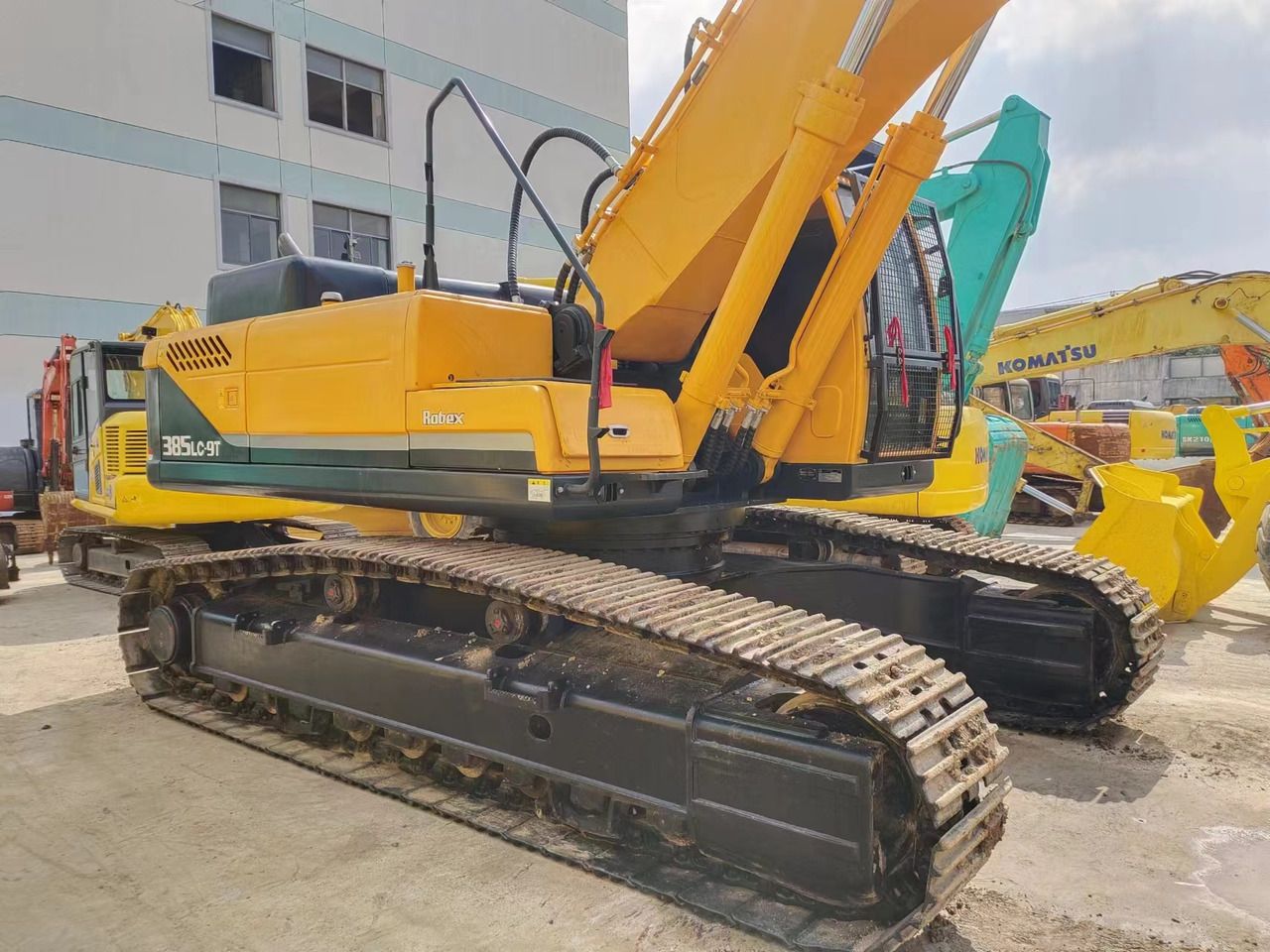 HYUNDAI R385LC-9T R305 R220 - Vikšrinis ekskavatorius: foto 4 HYUNDAI R385LC-9T R305 R220 - Vikšrinis ekskavatorius: foto 4