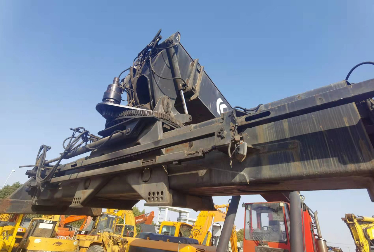 KALMAR DRF450 - Stelažų krautuvas: foto 4 KALMAR DRF450 - Stelažų krautuvas: foto 4