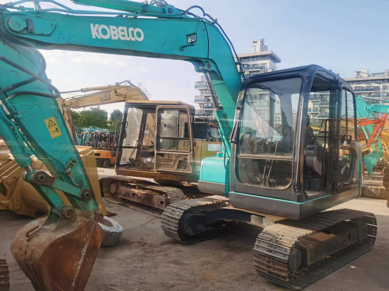 KOBELCO SK75 - Mini ekskavatorius: foto 1 KOBELCO SK75 - Mini ekskavatorius: foto 1