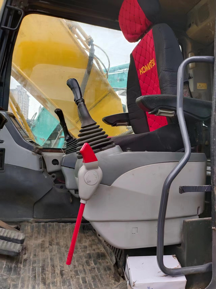 KOMATSU PC200-7 - Vikšrinis ekskavatorius: foto 3 KOMATSU PC200-7 - Vikšrinis ekskavatorius: foto 3