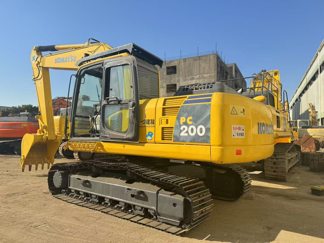 KOMATSU PC200-8 - Vikšrinis ekskavatorius: foto 2 KOMATSU PC200-8 - Vikšrinis ekskavatorius: foto 2