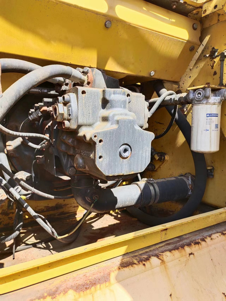 Vikšrinis ekskavatorius KOMATSU PC300-7: foto 6