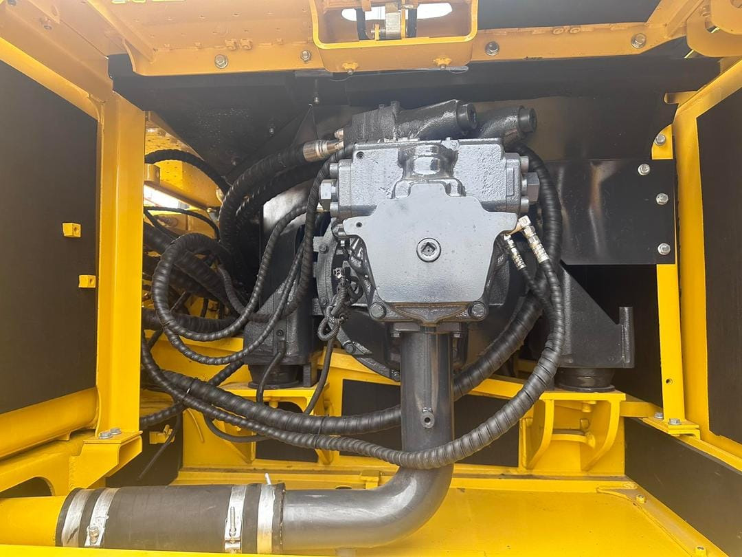 KOMATSU PC300-8 - Vikšrinis ekskavatorius: foto 4 KOMATSU PC300-8 - Vikšrinis ekskavatorius: foto 4