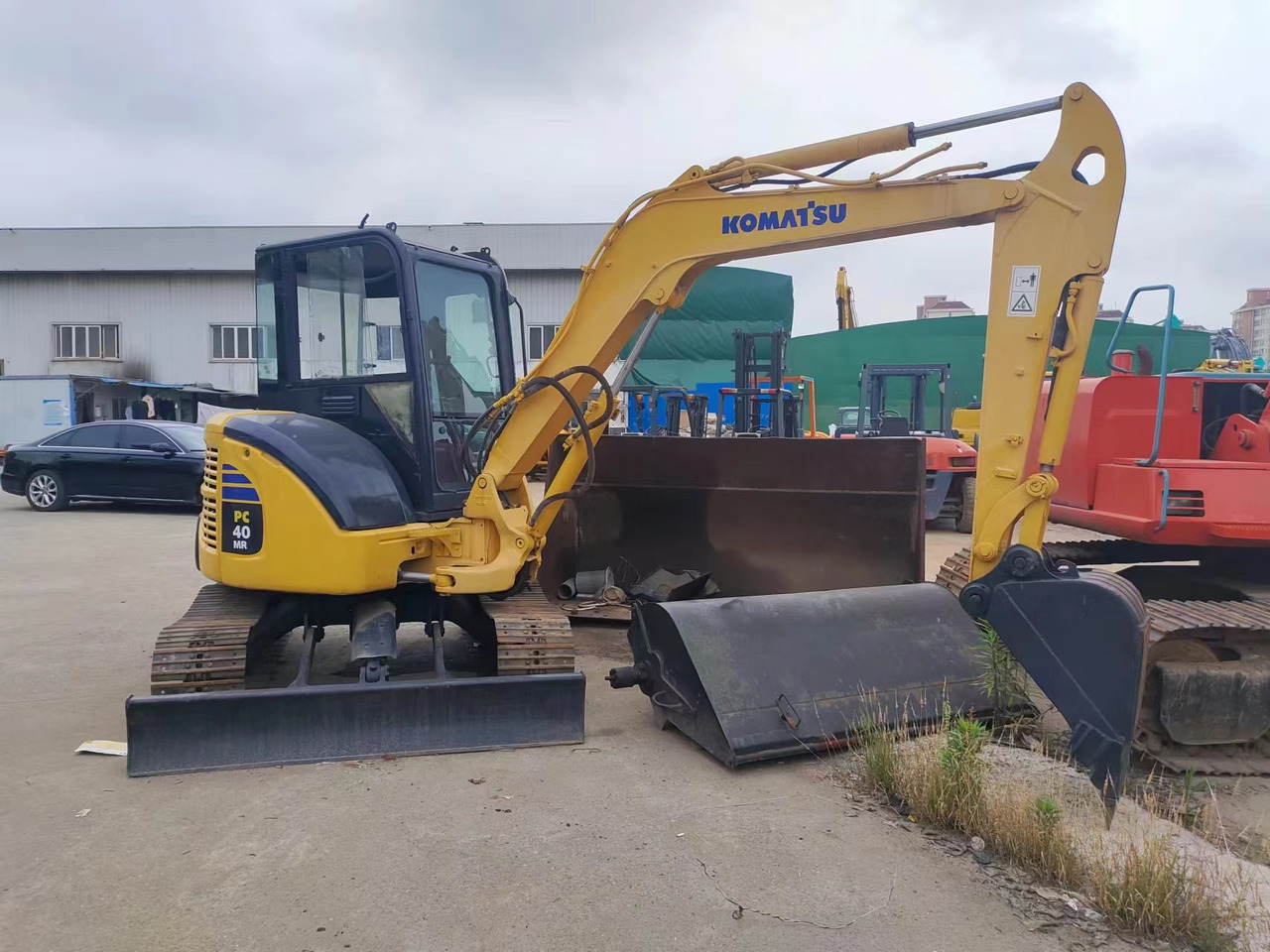 KOMATSU PC40MR - Mini ekskavatorius: foto 3 KOMATSU PC40MR - Mini ekskavatorius: foto 3