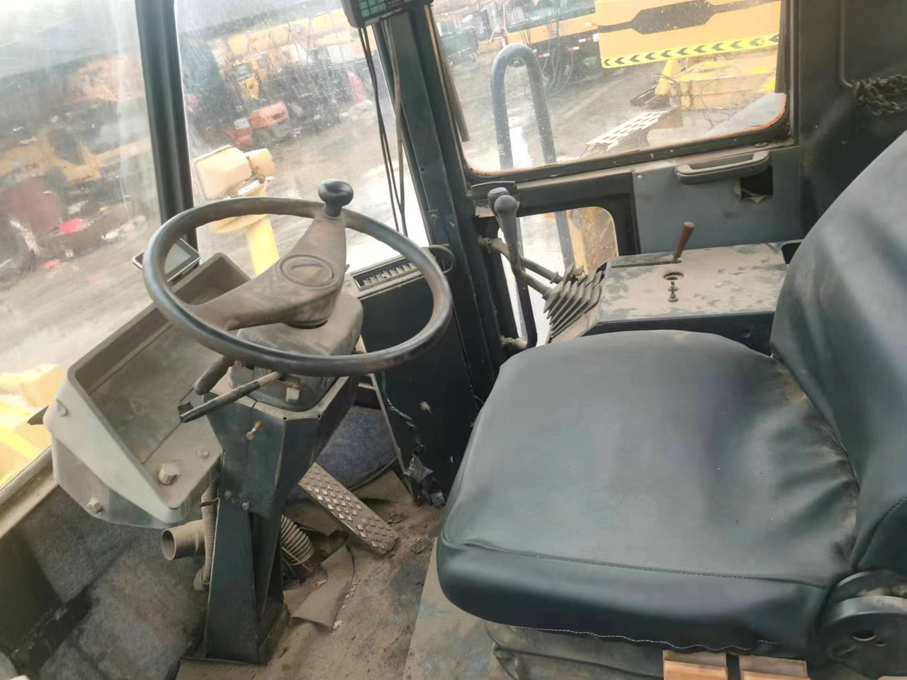 KOMATSU WA470 - Ratinis krautuvas: foto 3 KOMATSU WA470 - Ratinis krautuvas: foto 3