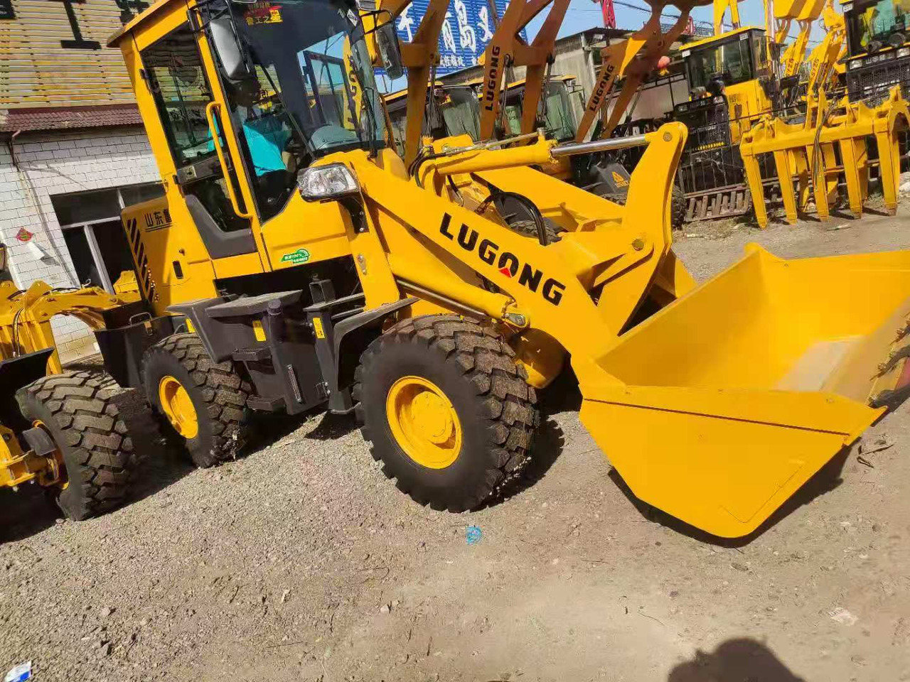 LUGONG L928 - Ratinis krautuvas: foto 1 LUGONG L928 - Ratinis krautuvas: foto 1