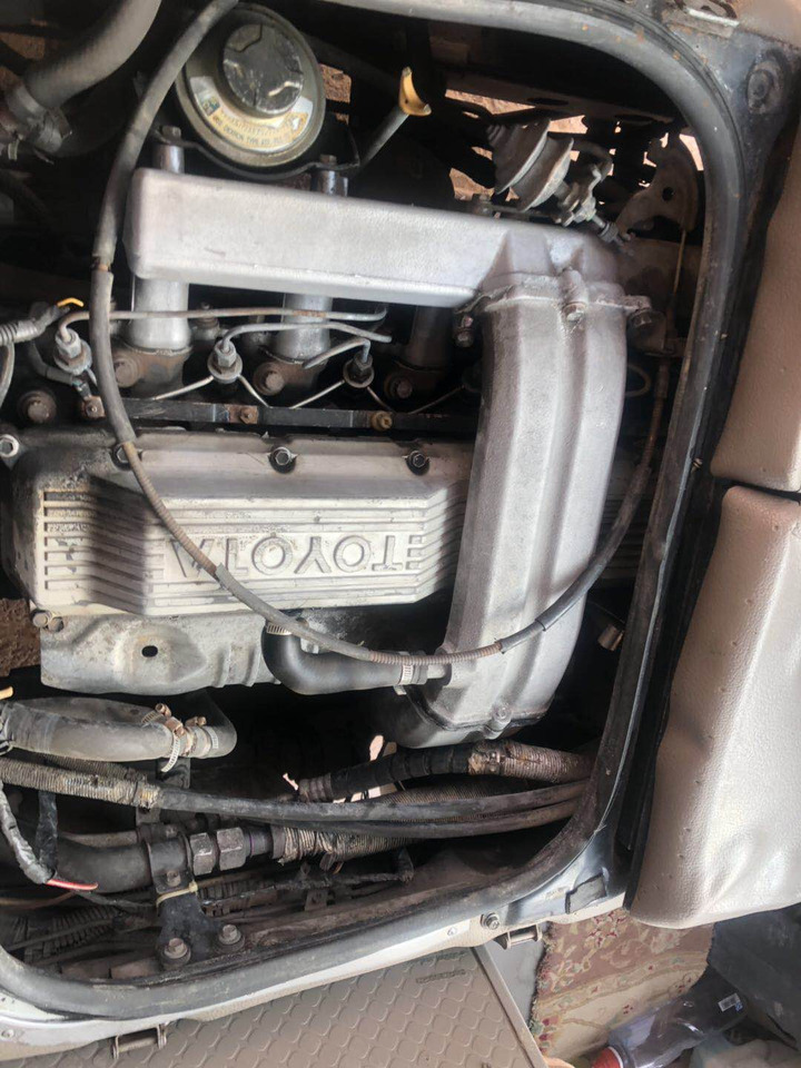 TOYOTA 1HZ DIESEL - Variklis - Priemiestinis autobusas: foto 2 TOYOTA 1HZ DIESEL - Variklis - Priemiestinis autobusas: foto 2