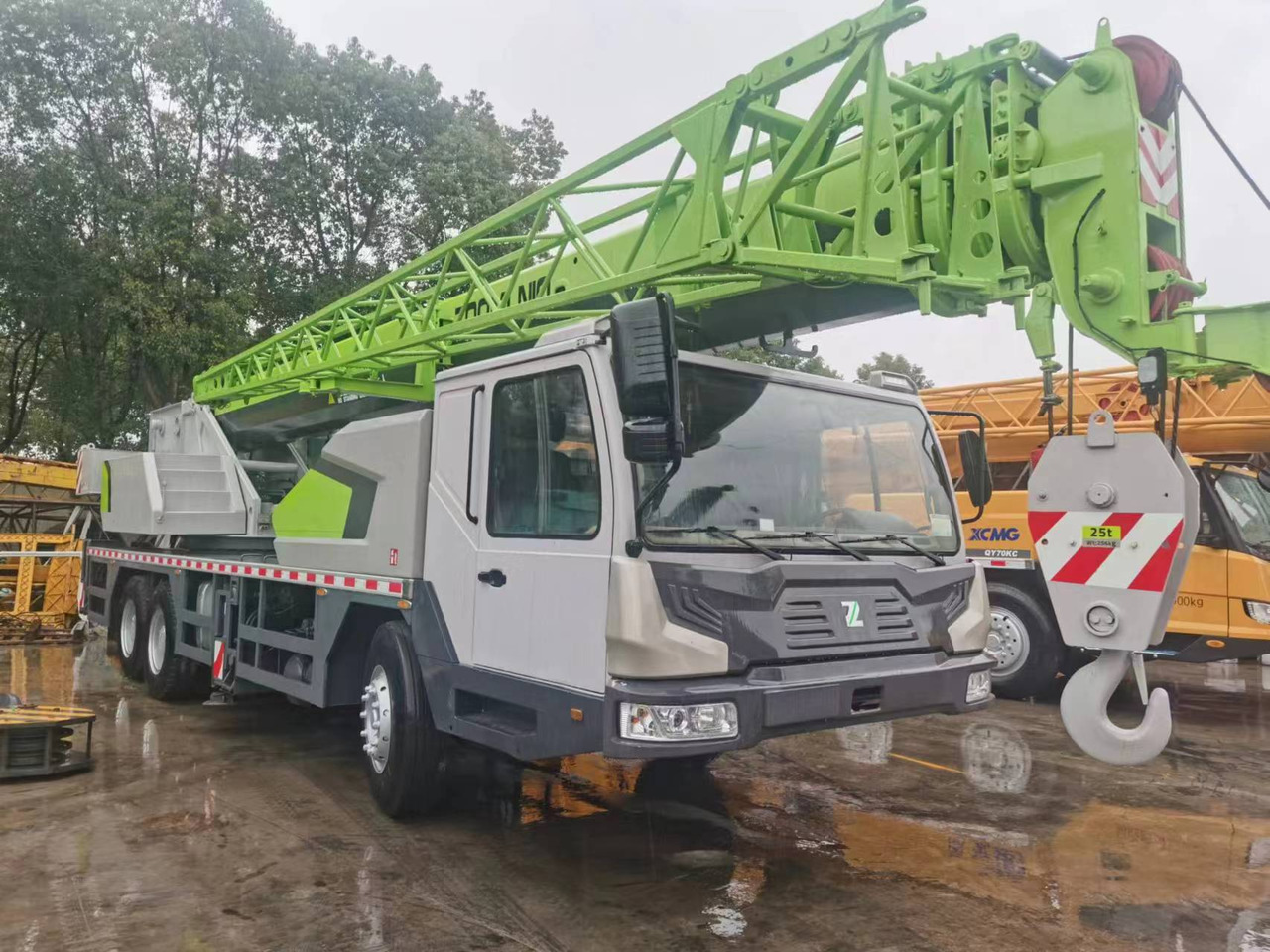 ZOOMLION ZTC251V - Autokranas: foto 1 ZOOMLION ZTC251V - Autokranas: foto 1