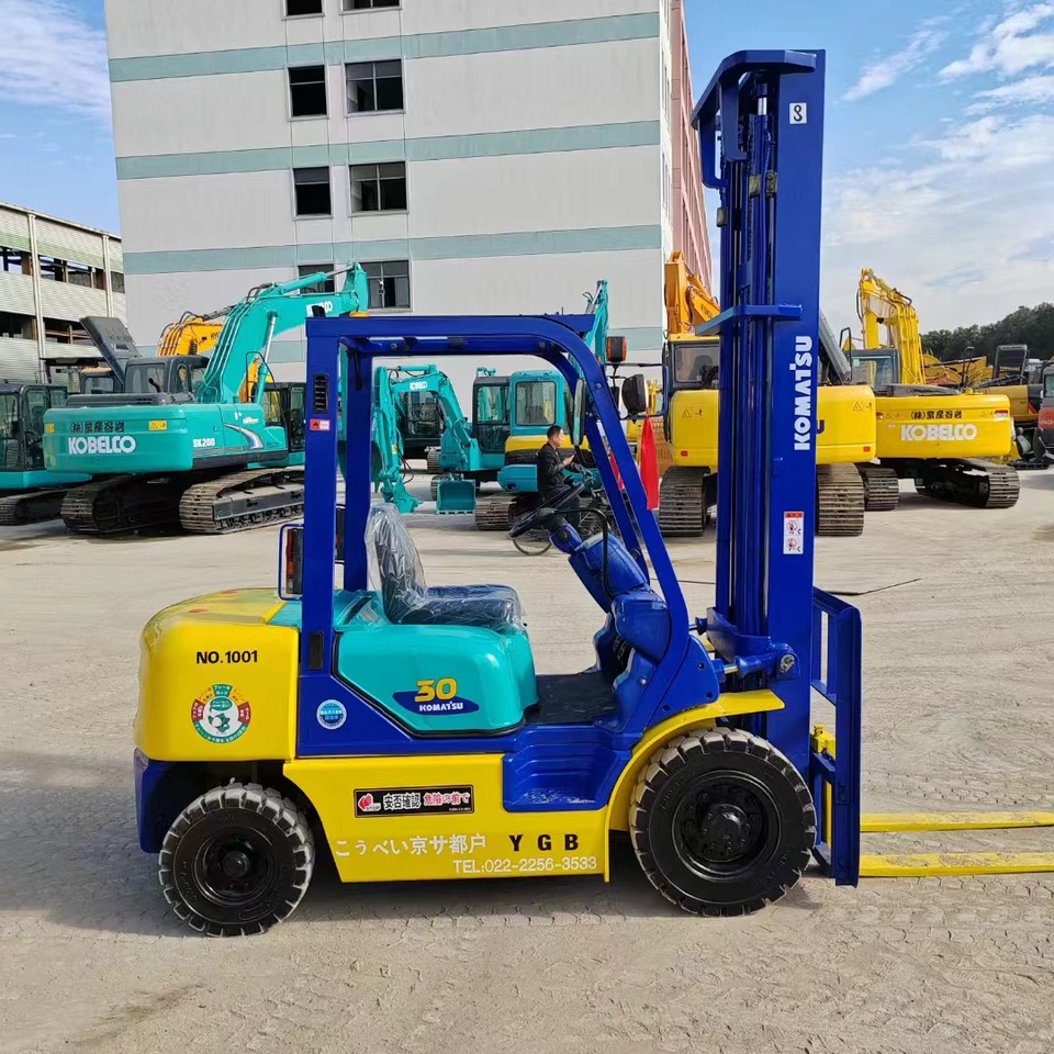 Komastu 3ton - Dyzelinis krautuvas: foto 3 Komastu 3ton - Dyzelinis krautuvas: foto 3
