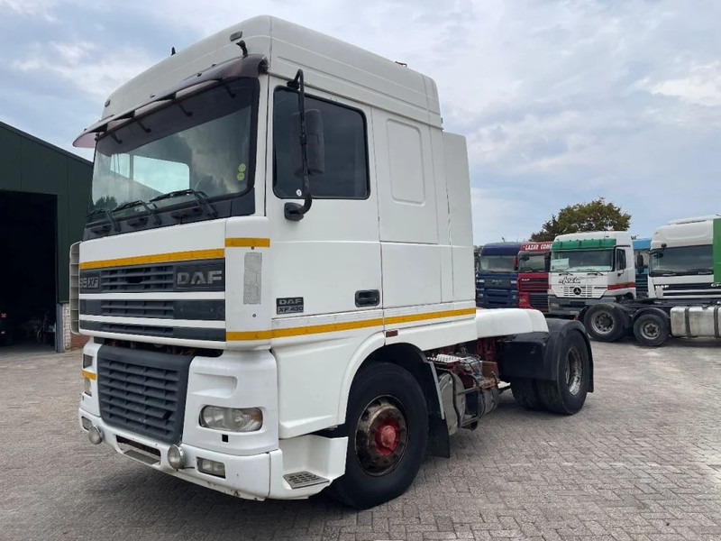 DAF XF 95.430 Tractor unit - Vilkikas: foto 3 DAF XF 95.430 Tractor unit - Vilkikas: foto 3