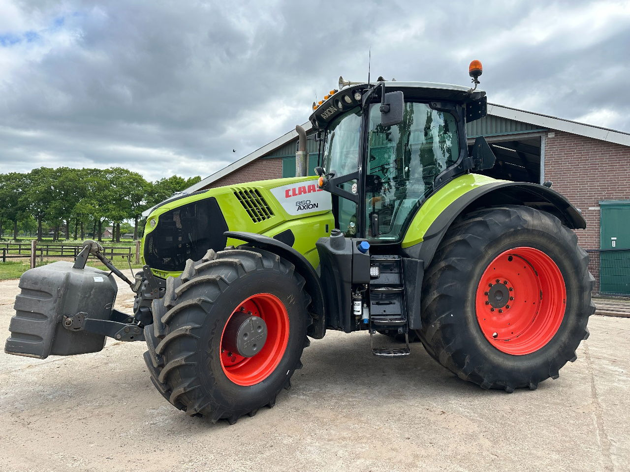 Claas Axion 850 Cmatic - Traktorius: foto 1 Claas Axion 850 Cmatic - Traktorius: foto 1