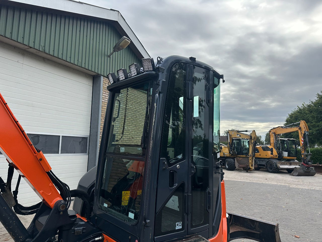Hitachi ZX52U-3 CLR - Mini ekskavatorius: foto 4 Hitachi ZX52U-3 CLR - Mini ekskavatorius: foto 4